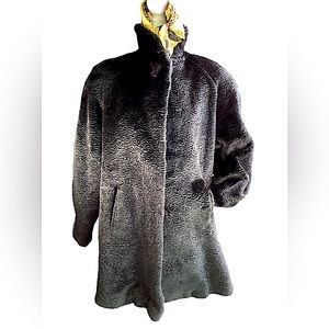 Jacques Cartier Paris Persian Lamb Swing Coat. H1